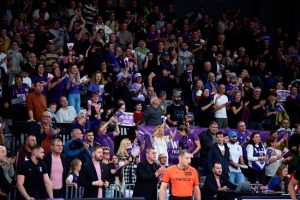 Derby incendiar la Pitești! FC Argeș – Rapid, ploaie de plușuri și startul la bilete! 2 baschet generic 2 - Derby incendiar la Pitești! FC Argeș – Rapid, ploaie de plușuri și startul la bilete!