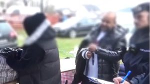 cats 1 - (VIDEO) Vindea haine contrafăcute în Târgul de la Lerești