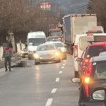 Bătrân acroșat de o mașină! Trafic dat peste cap pe centura Câmpulungului 10 74cc834c e7e8 4cd4 a402 cb330c4b74ac - Bătrân acroșat de o mașină! Trafic dat peste cap pe centura Câmpulungului