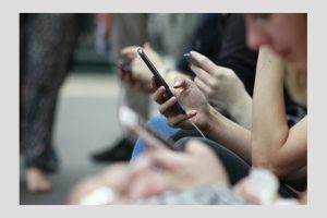 Untitled Project 18 - Australia, prima țară care interzice accesul minorilor sub 16 ani la marile rețele sociale