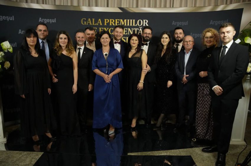 Cine a câștigat competiția? Gala Premiilor de Excelență Argeșul - seară de sărbătoare în presă 4 WhatsApp Image 2025 12 10 at 23.50.03 3 - Cine a câștigat competiția? Gala Premiilor de Excelență Argeșul - seară de sărbătoare în presă