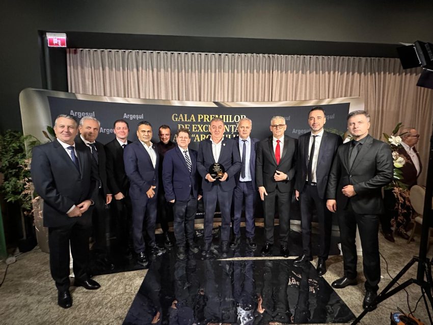 Cine a câștigat competiția? Gala Premiilor de Excelență Argeșul - seară de sărbătoare în presă 10 WhatsApp Image 2025 12 11 at 00.14.17 1 - Cine a câștigat competiția? Gala Premiilor de Excelență Argeșul - seară de sărbătoare în presă