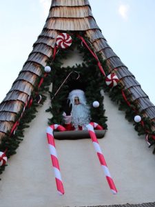 (VIDEO) Nu mai da o gălăgie de bani ca să ajungi în Laponia! S-a deschis căsuța lui Moș Crăciun în Argeș! 3 Sursă video și foto: Fb Parcul de distractii Colinele Argeșului.