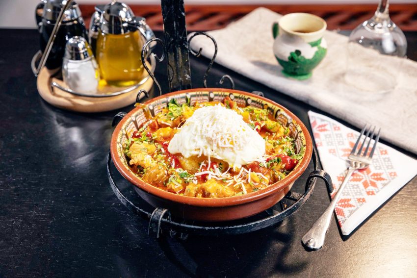 Casa Argeșeană Tradițional – gustul autentic al Argeșului, într-o atmosferă de poveste 3 casa argeseana mancare - Casa Argeșeană Tradițional – gustul autentic al Argeșului, într-o atmosferă de poveste