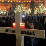 Protestele pentru justiție continuă: românii au ieșit în stradă pentru a patra zi la rând 15 3a6bbdcf ac63 4b38 99ea 38eb07959090 - Protestele pentru justiție continuă: românii au ieșit în stradă pentru a patra zi la rând