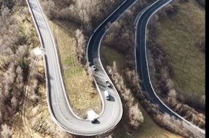 cats 1 - Lucrările de pe DN73, dintre Brașov și Fundata, se apropie de final