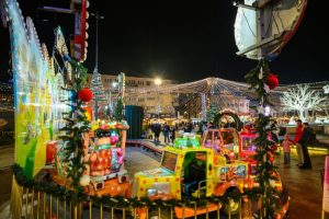 Nu sta acasă! Târgul de Crăciun Pitești aduce diseară muzică live și distracție pentru toată familia 1 Sursă foto: FB Primăria Municipiului Pitești.