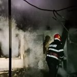 A vrut să aprindă focul cu benzină, dar a rămas fără acoperiș deasupra capului în prag de sărbători 11 9287035302405031294 - A vrut să aprindă focul cu benzină, dar a rămas fără acoperiș deasupra capului în prag de sărbători