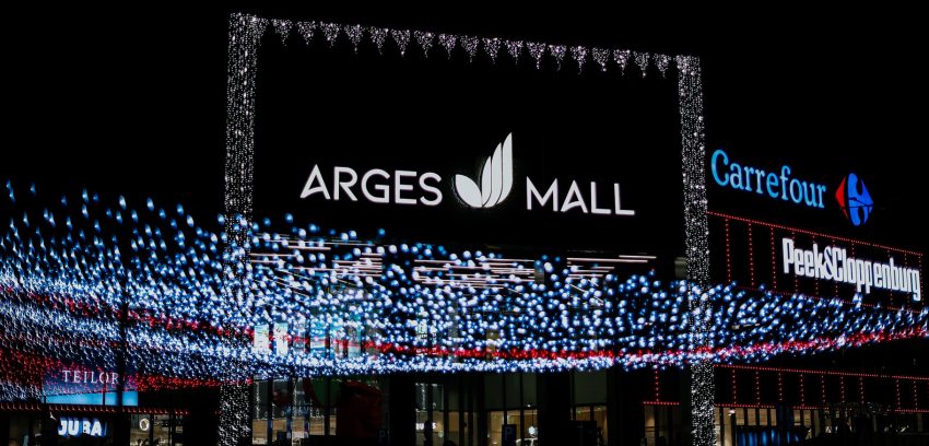 Zeci de mii de produse, carduri-cadou și distracție - oferta de Crăciun la Argeș Mall! 1 Argeș Mall