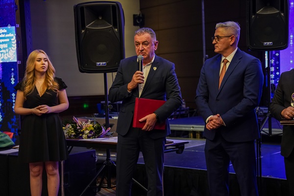 Gala Sportului Școlar Argeșean a premiat performanța sportivă și dedicarea dascălilor! 8 DSC07859 - Gala Sportului Școlar Argeșean a premiat performanța sportivă și dedicarea dascălilor!