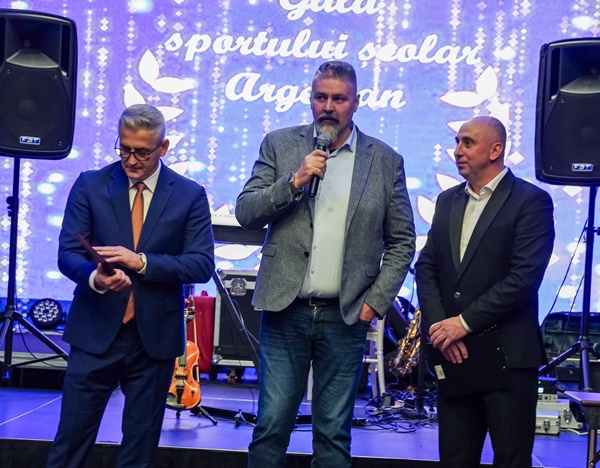 Gala Sportului Școlar Argeșean a premiat performanța sportivă și dedicarea dascălilor! 7 DSC07992 - Gala Sportului Școlar Argeșean a premiat performanța sportivă și dedicarea dascălilor!