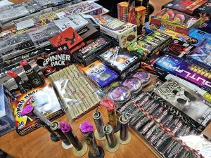 artificii controale - IPJ Argeș anunță controale la comercianții de articole pirotehnice
