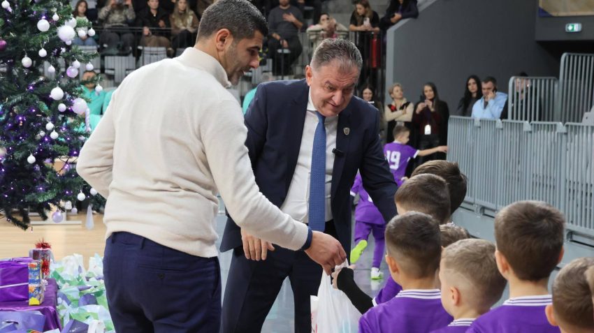 Daruri pentru micuții sportivi legitimați la FC Argeș 1 FC Argeș Gentea