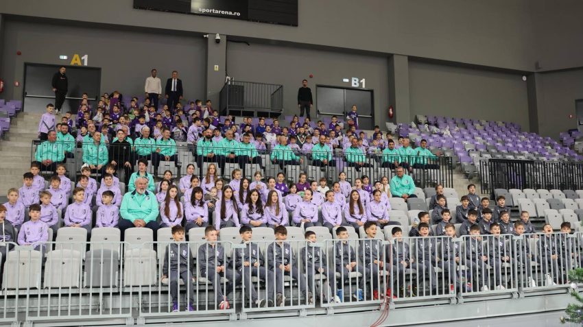 Daruri pentru micuții sportivi legitimați la FC Argeș 2 FC Argeș Gentea