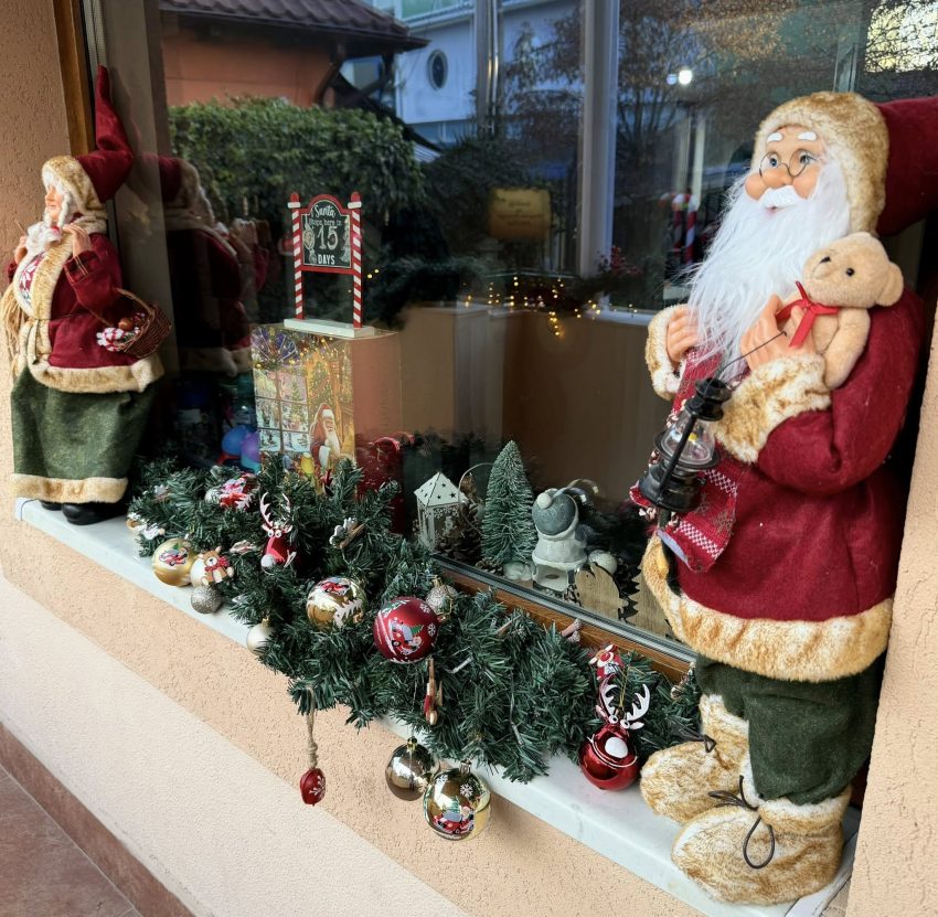 596303951 1366635918586279 9016774358631548791 n - Spiritul Crăciunului a cuprins grădinița Elite Kids