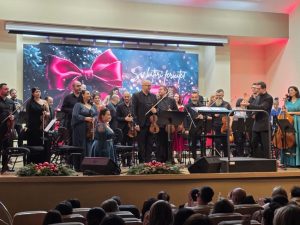 Lorelai Mosnegutu spectacol caritabil - (Video) Muzica unește suflete! Maria Coman și Lorelai Moşneguţu au adus bucurie și har pe scena Filarmonicii Pitești