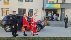 jandarmi argeseni mos craciun