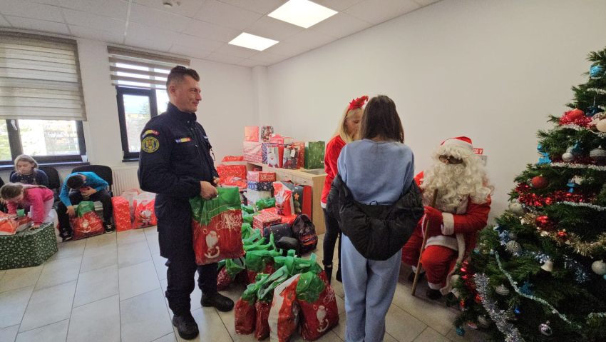 jandarmi argeseni mos craciun