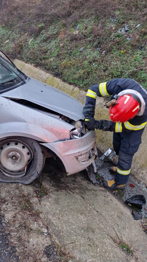 WhatsApp Image 2025 12 23 at 16.38.11 1 - Accident la Albota! Victimă asistată de paramedicii SMURD