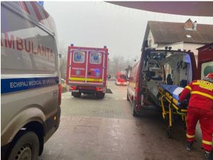 cats 4 - Alertă la un hotel din Sibiu! Tavanul de deasupra piscinei s-a prăbușit peste persoanele aflate în apă