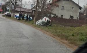 9978851a a1d6 468f a562 89acc1355317 - Accident în Dârmănești! Mașină răsturnată în șanț