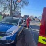 accident politie smurd 300x225 1 - Accident în Dârmănești! A intrat cu mașina în șanț