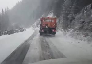 fe469217 b3bb 4994 8d9c f86a1ca339c4 - Ninge în mai multe zone din țară. Drumarii au ieșit cu utilajele