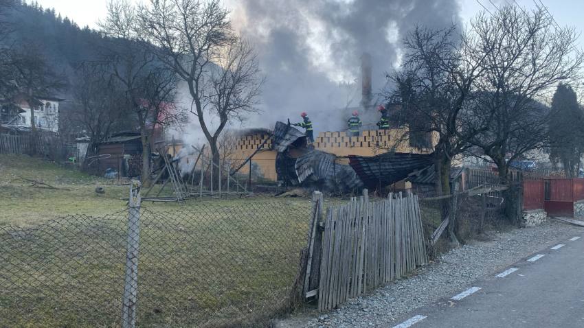 incendiu casa locuinte Arges
