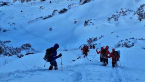 WhatsApp Image 2025 12 29 at 16.50.43 - ARGEȘ. 8 ore de mers în condiții vitrege pentru recuperarea a 4 turiști blocați pe munte