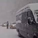 WhatsApp Image 2025 12 30 at 16.13.53 - ATENȚIE! Valea Oltului - blocată de zăpadă! Sute de șoferi staționează în coloană!