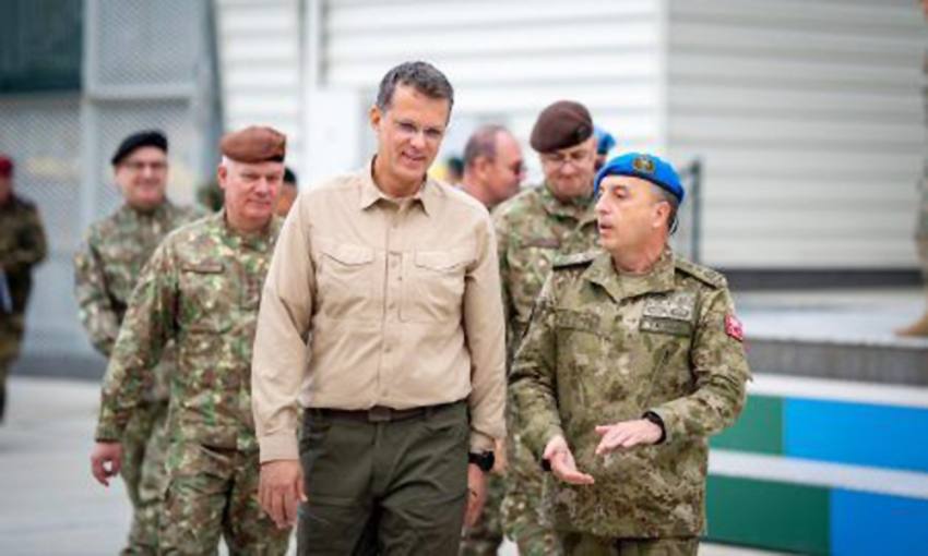 mosteanu - România merge înainte, dar cu frâna de mână trasă parțial, pentru siguranță politică!