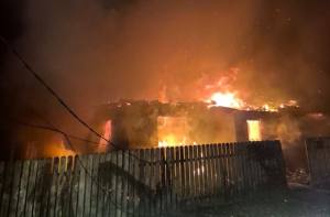 incendiu Bicaz1 1024x672 1 - Incendiu la priveghi! Patru persoane au ajuns la spital cu arsuri