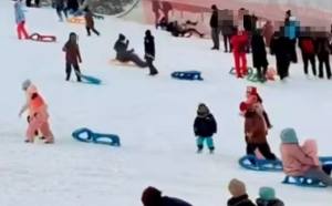 f8c08fc5 d1fd 419e 8bcd 6f42d4141525 - Pericol la săniuș! Salvamont: Nu lăsați copiii nesupravegheați