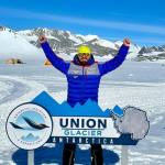 cats - Alpinistul român Adrian Ahriţculesei a cucerit cel mai înalt vârf din Antarctica