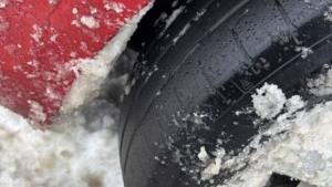 soferita alba iulia 678x381 1 - Iarna a prins-o nepregătită: șoferiță amendată pe Autostrada A1