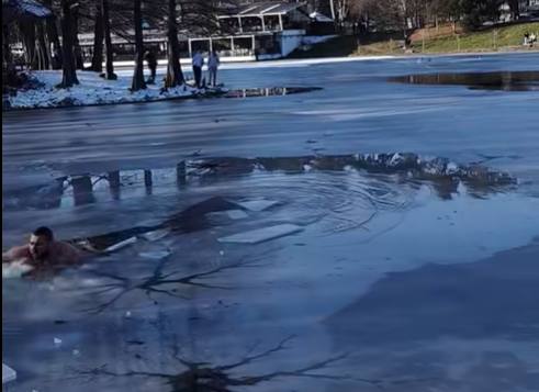 indian salveaza fetita lac inghetat