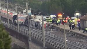 cats 2 - Accident feroviar devastator în Spania. Zeci de oameni și-au pierdut viața