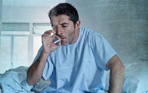 fumat la spital - Persoane prinse fumând în incinta Spitalului Municipal Câmpulung