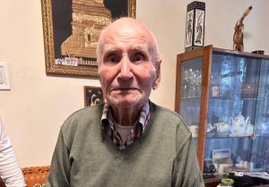 Primarul Piteștiului îi urează „La mulți ani” veteranului de război Petre Dumitru – aflați mesajul complet! 2 Sursă foto: FB Cristian Gentea.
