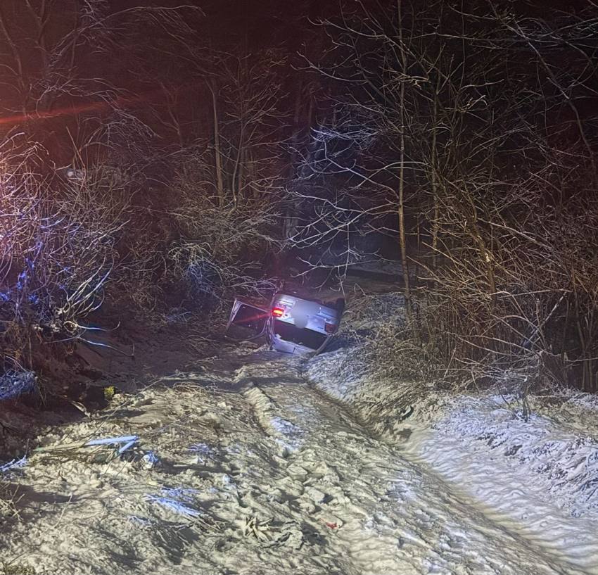 Un autoturism s-a răsturnat la Micești iar o mașină a intrat într-o glisieră la Mioveni 2 accident auto Argeș