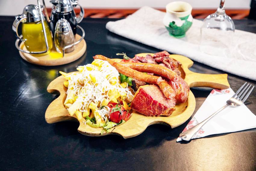 casa argeseana 2 - Casa Argeșeană Tradițional – acolo unde tradiția românească se simte, se gustă și se trăiește