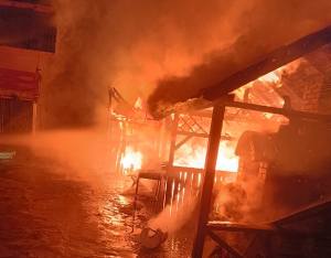 5f067679 b204 4110 9d3d 3a9469f52759 - Incendiu puternic în Lerești: două case afectate