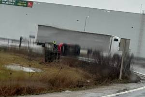 accident A1 - Mașină răsturnată pe A1 București-Pitești! Pompierii, chemați la fața locului