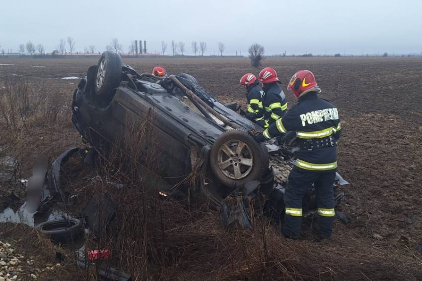 Mașină răsturnată Oarja