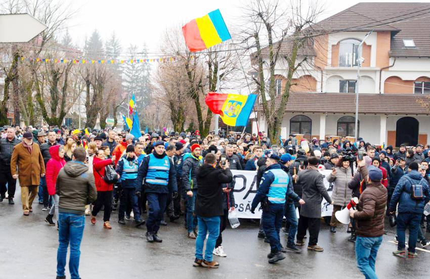 Cum se spală instituțiile pe mâini și CUM AU RĂMAS, DE FAPT, 50.000 DE OAMENI FĂRĂ APĂ LA CURTEA DE ARGEȘ! 1 Sursă foto: ediția tipărită