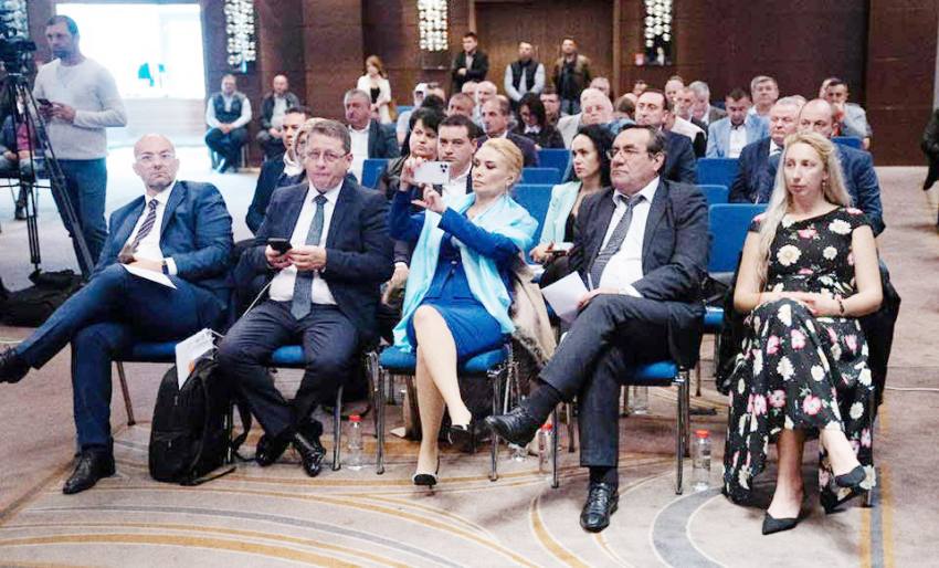 Scandalul traficului de influenţă din PNL ajunge în Argeş. Fosta consilieră personală a lui Iani Popa – arestată de DNA 1 Sursă foto: ediția tipărită