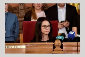 Untitled Project 2 - Ionela Tudor, judecătoarea „M-a sunat Lia” se pensionează