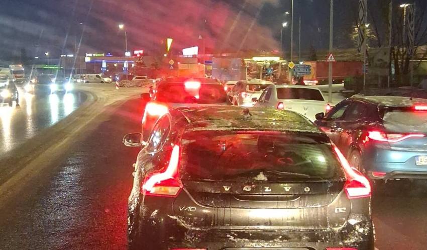 1 - Accident rutier la Podul Viilor. Trafic afectat!