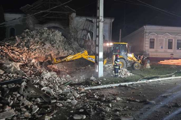 biserică prăbușită