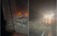 Pericol pe Valea Oltului! O stâncă a căzut peste un autoturism